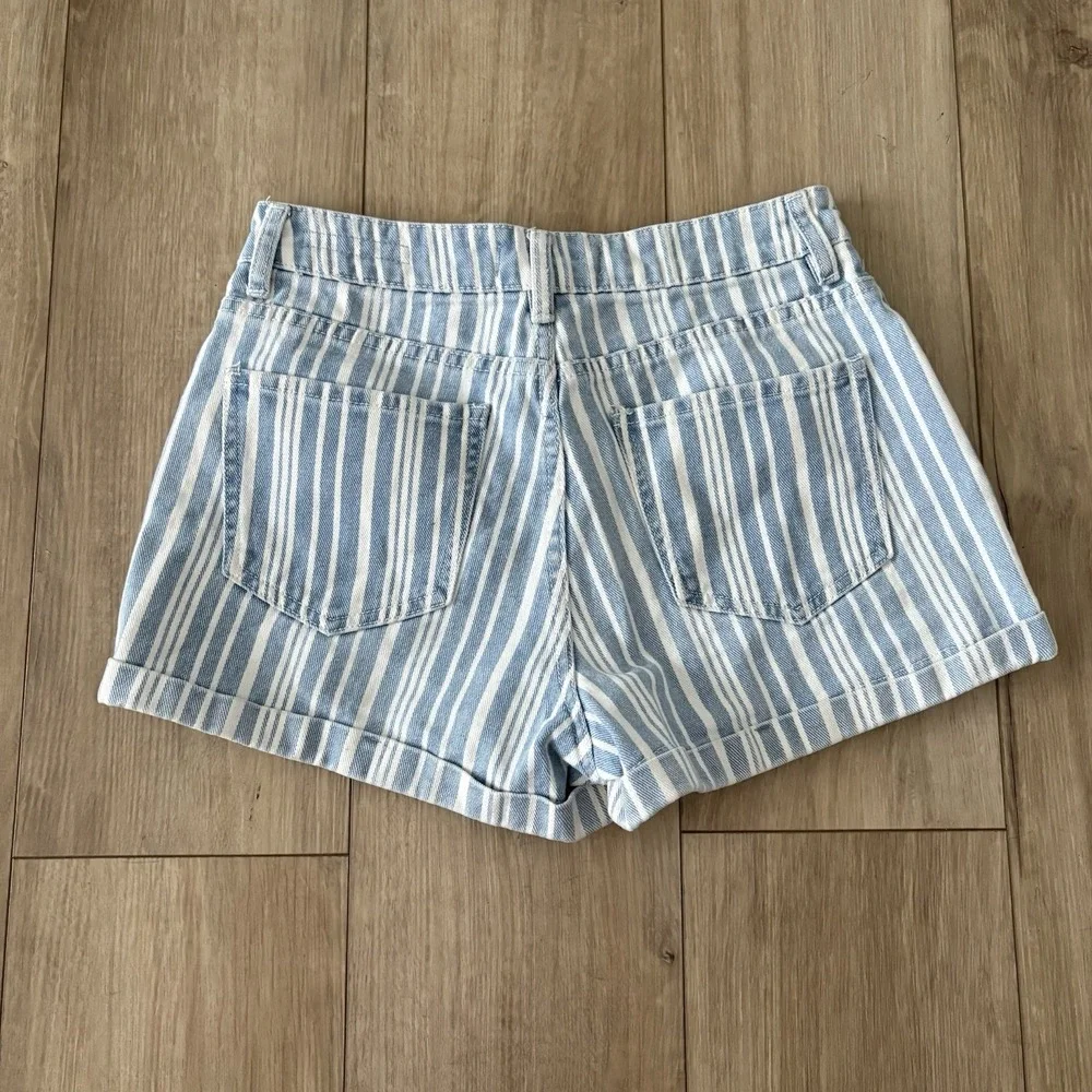 PacSun Los Angeles‎ Women's Mini Stripe Light Blue Cuffed Denim Mom Short 25